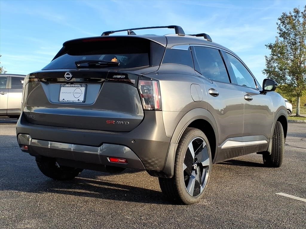 2026 Nissan Kicks SR photo 3