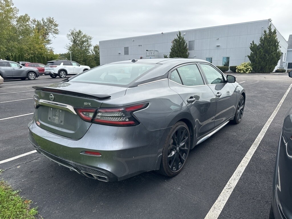 2019 Nissan Maxima SR photo 3