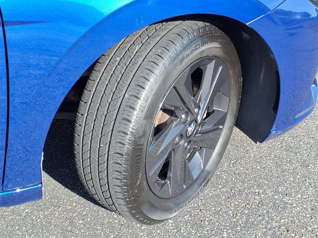 2021 Hyundai Elantra SEL photo 4