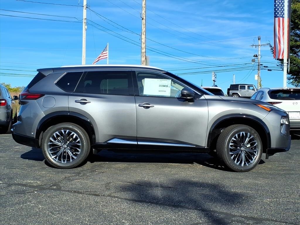 2026 Nissan Rogue Platinum photo 3