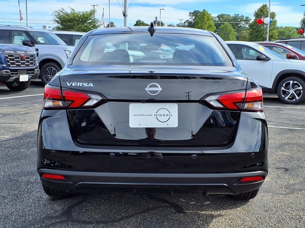 2025 Nissan Versa 1.6 SV photo 4