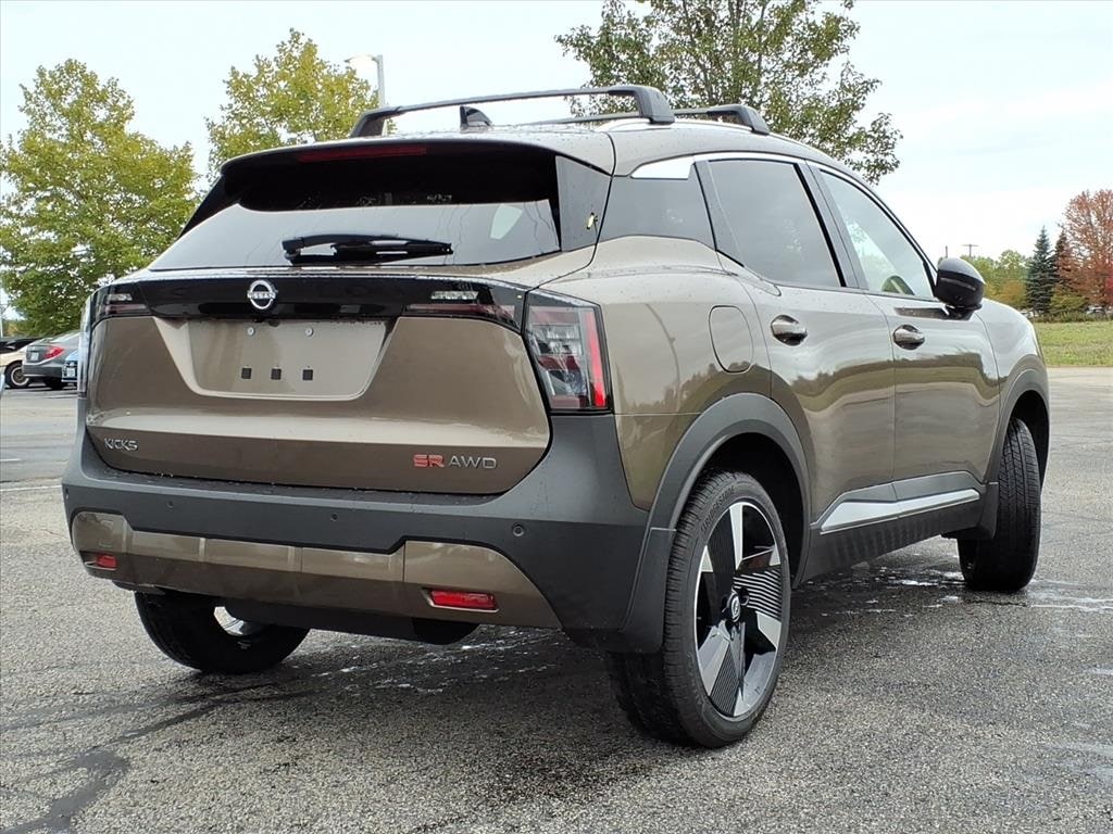2026 Nissan Kicks SR photo 2