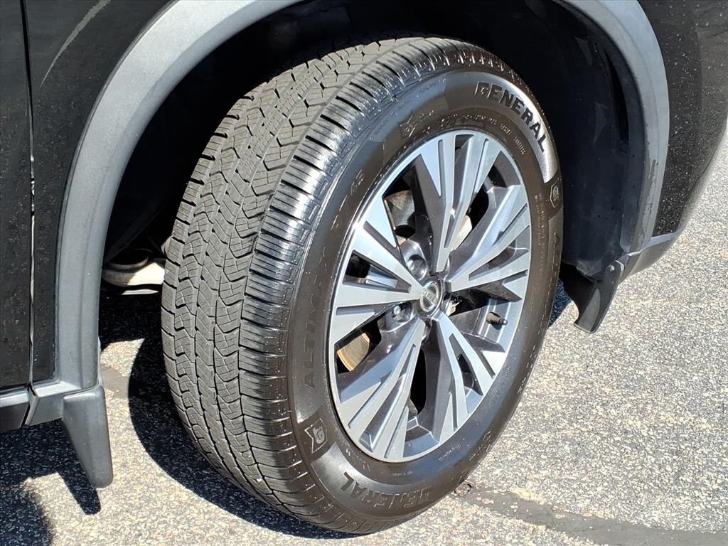 2021 Nissan Rogue SV photo 3