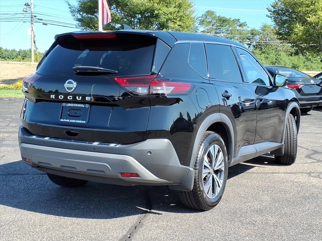 2021 Nissan Rogue SV photo 2
