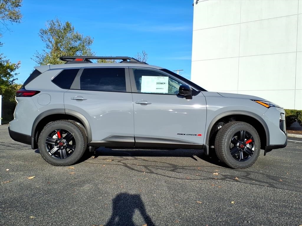 2026 Nissan Rogue SV photo 2