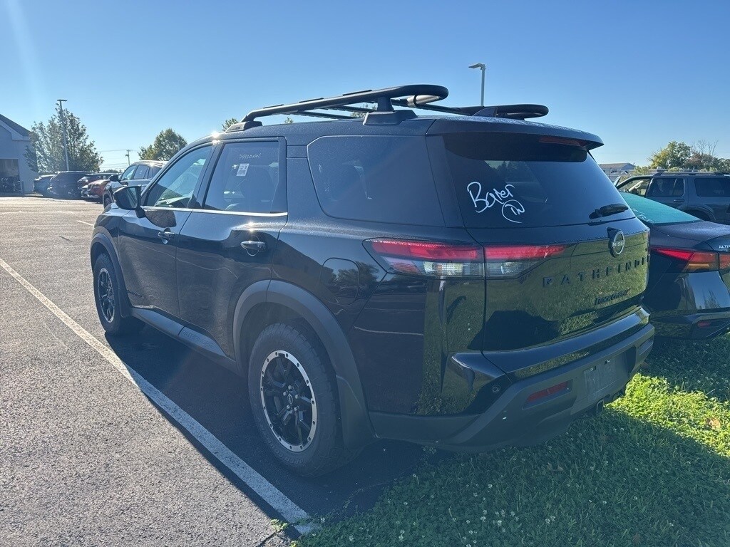 2023 Nissan Pathfinder Rock Creek photo 3