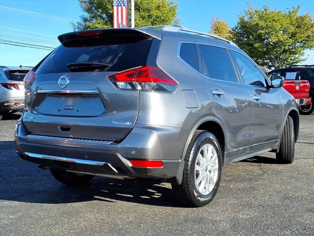 2020 Nissan Rogue SV photo 3