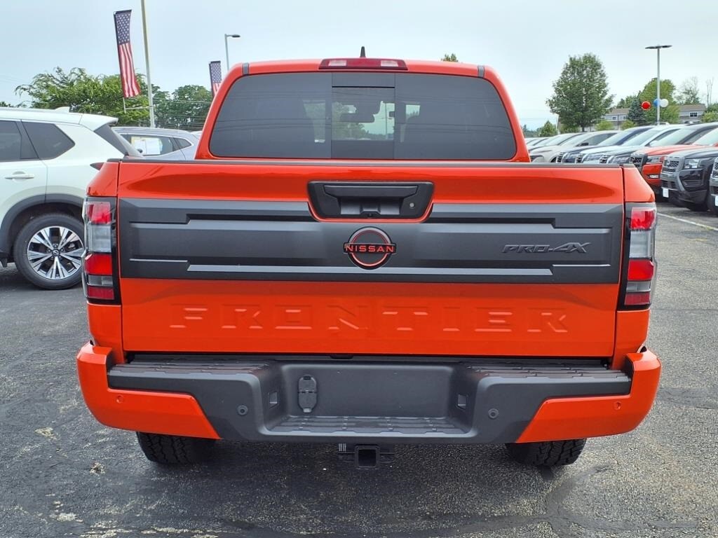 2025 Nissan Frontier PRO-4X photo 3