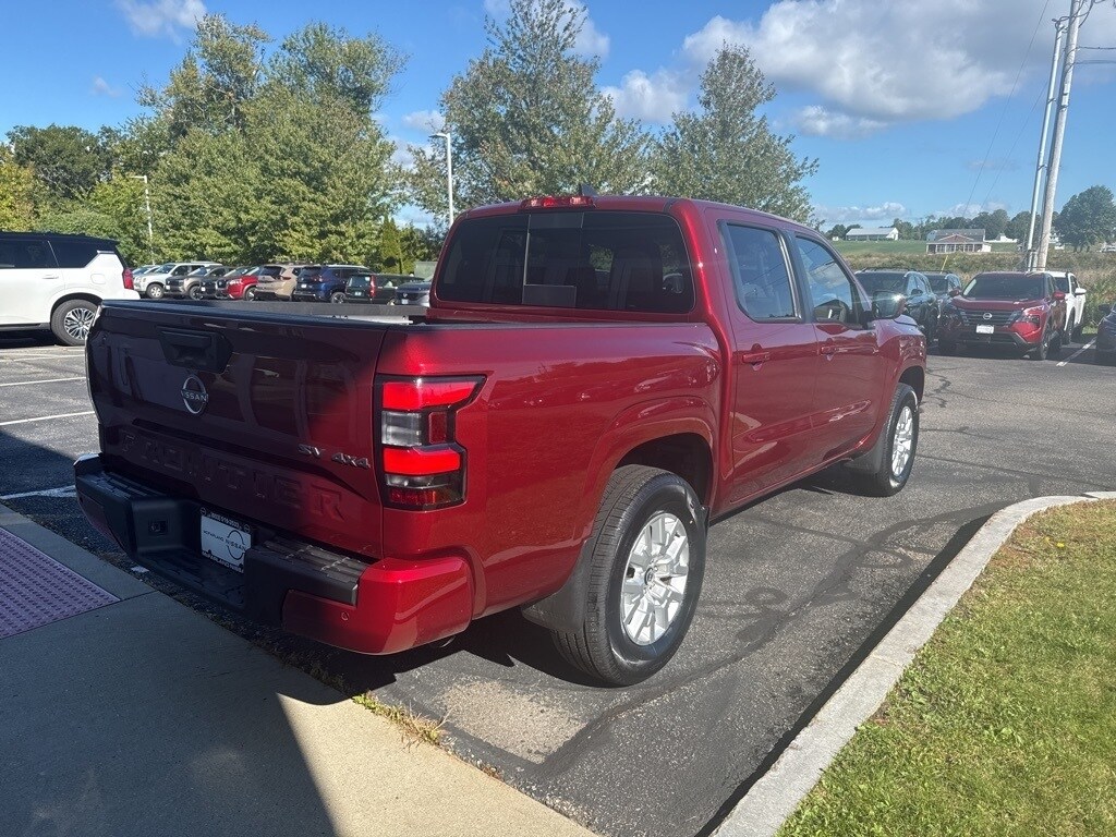 2023 Nissan Frontier SV photo 2