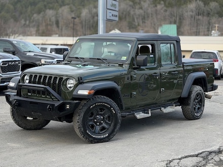 2021 Jeep Gladiator Sport Truck Crew Cab