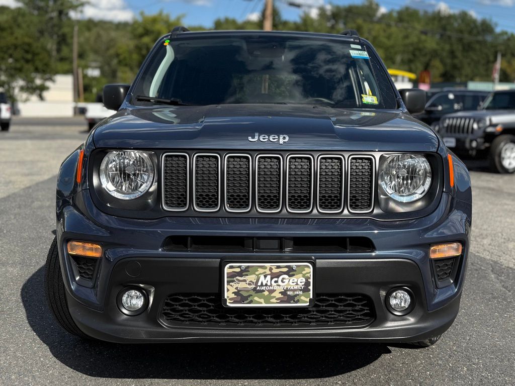 2022 Jeep Renegade Latitude photo 2