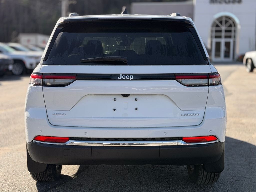 New 2025 Jeep Grand Cherokee Laredo X Sport Utility