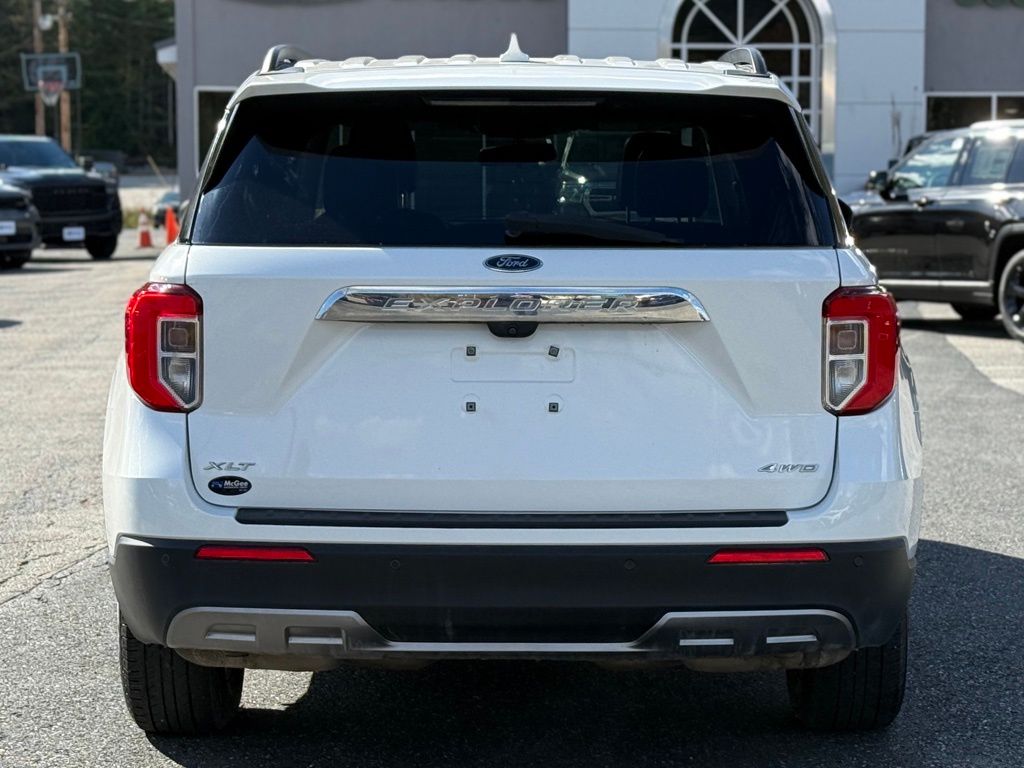 2022 Ford Explorer XLT photo 2