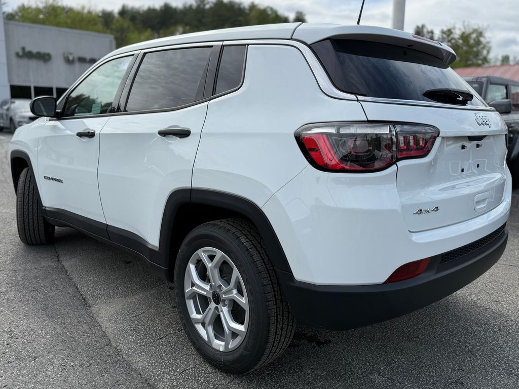 2025 Jeep Compass Sport photo 3