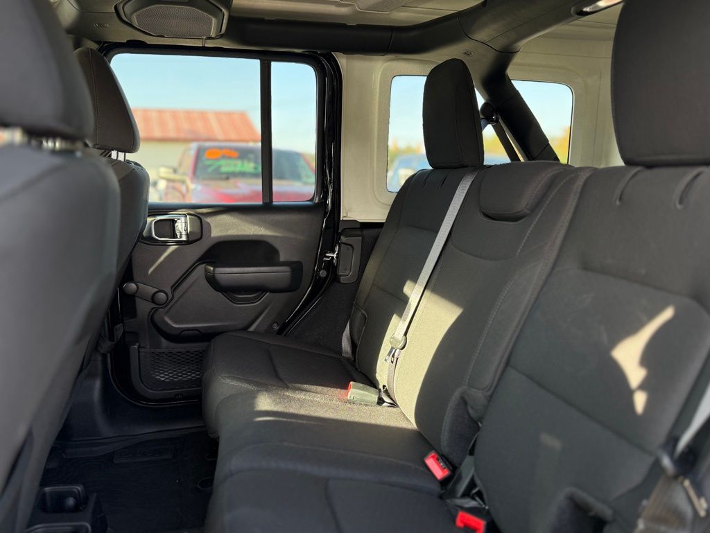 2022 Jeep Wrangler Unlimited Willys photo 4