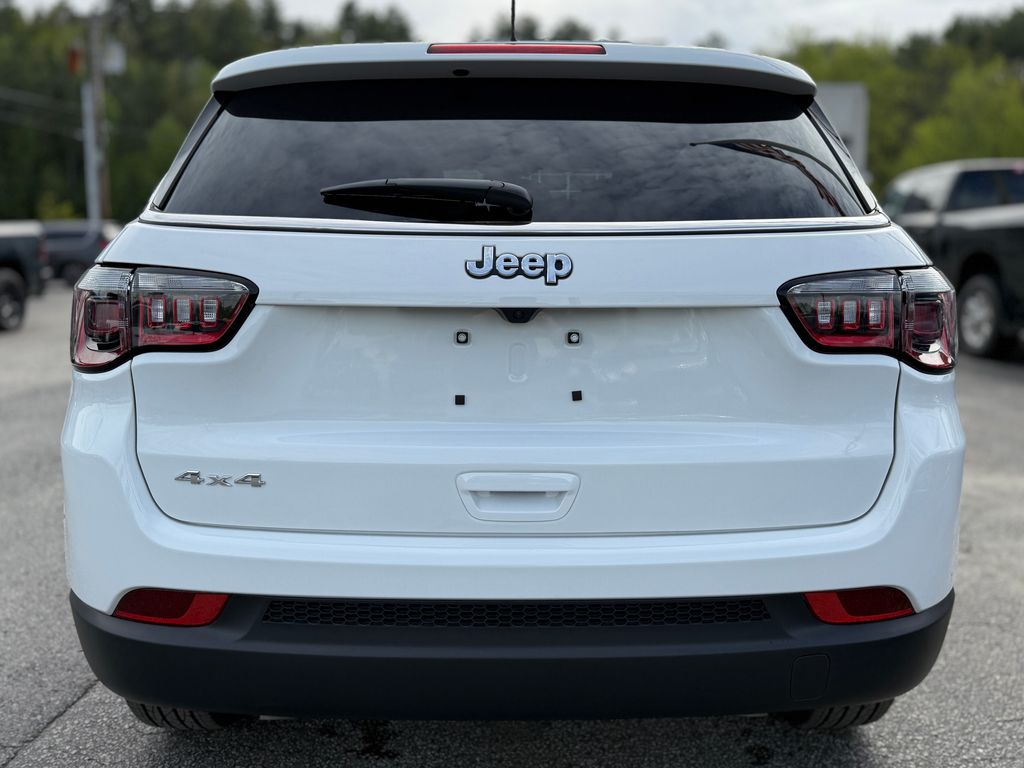 2025 Jeep Compass Sport photo 4