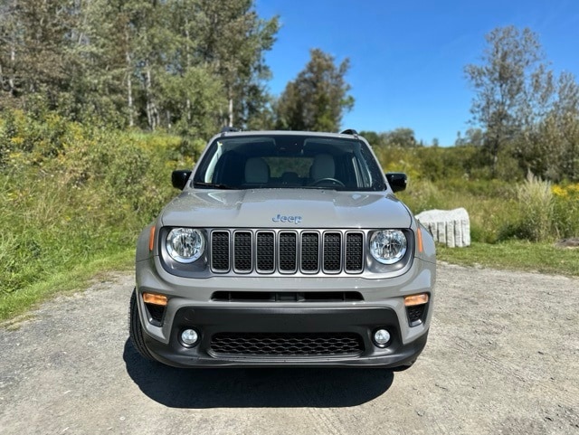 Used 2022 Jeep Renegade Limited with VIN ZACNJDD15NPN61760 for sale in Barre, VT