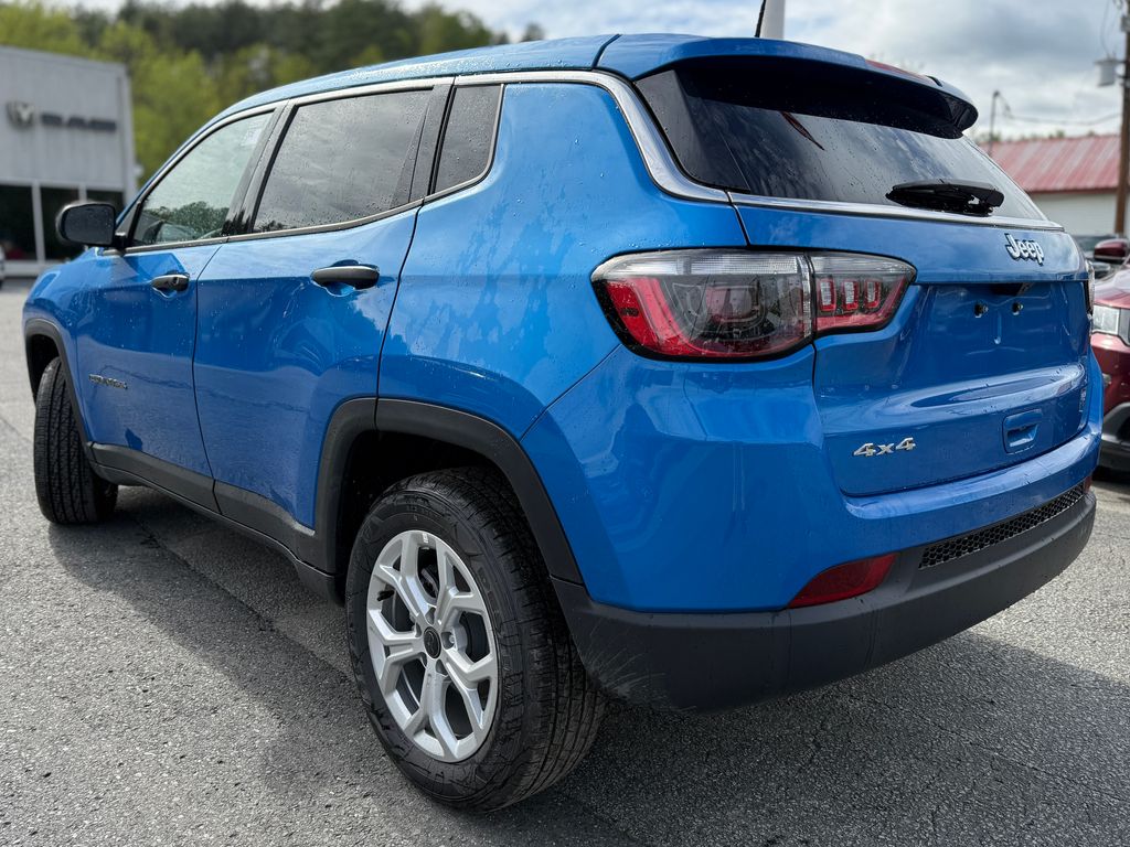 2025 Jeep Compass Sport photo 3