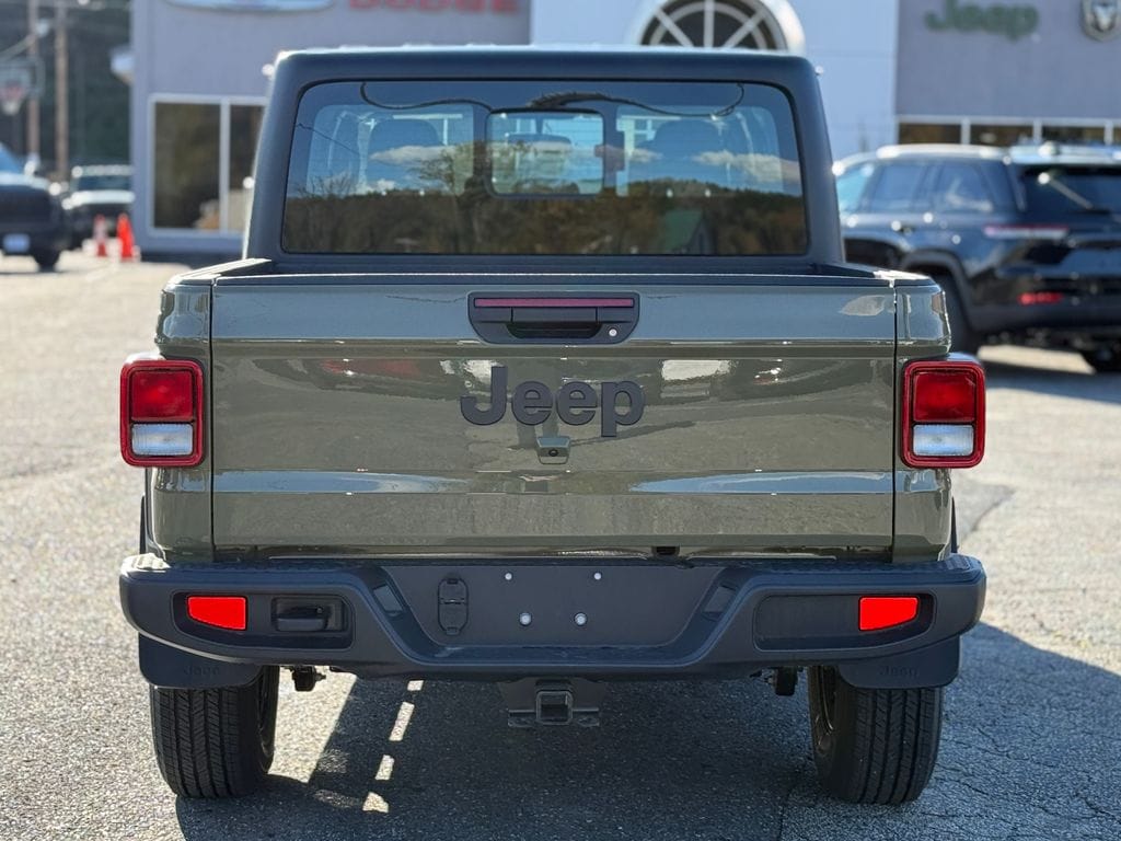 New 2025 Jeep Gladiator Sport Pickup