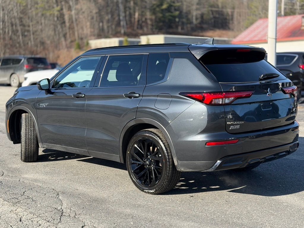 Used 2025 Mitsubishi Outlander PHEV SEL SUV