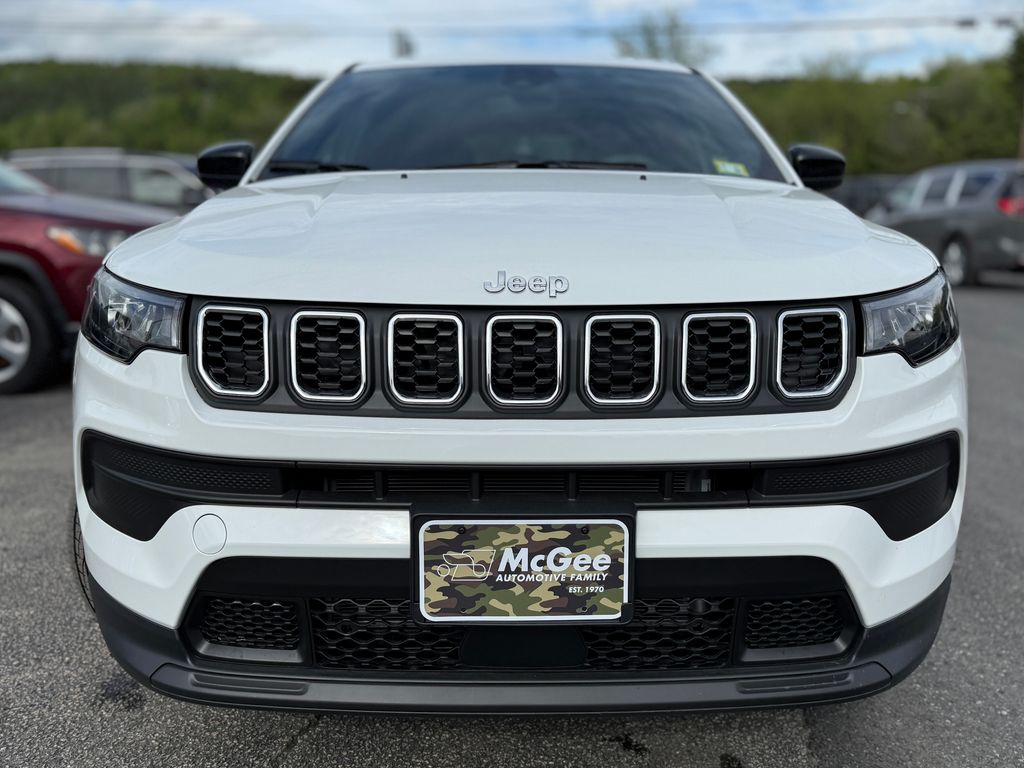 2025 Jeep Compass Sport photo 2