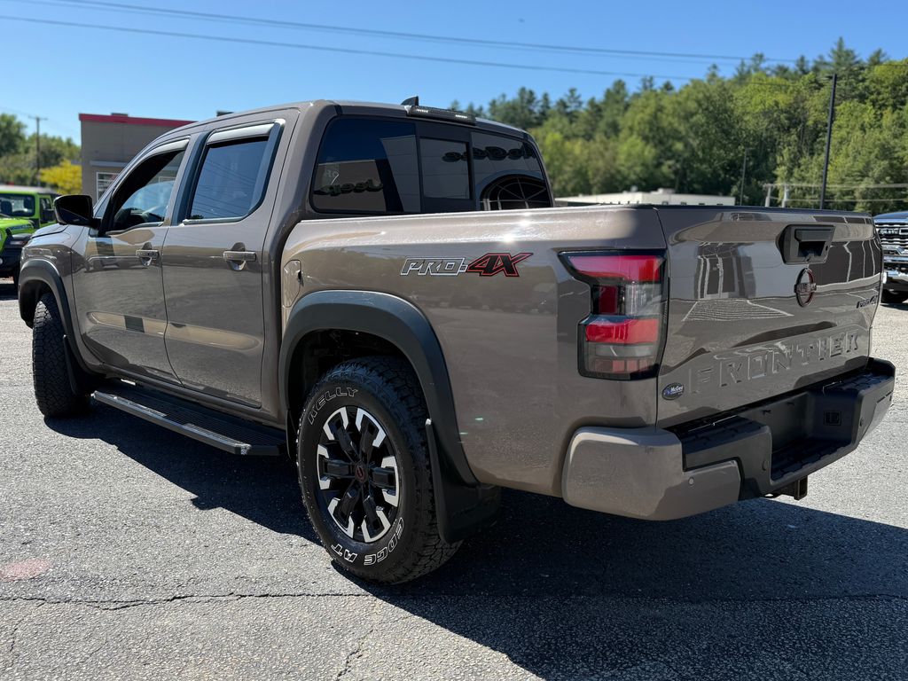 2022 Nissan Frontier PRO-4X photo 3
