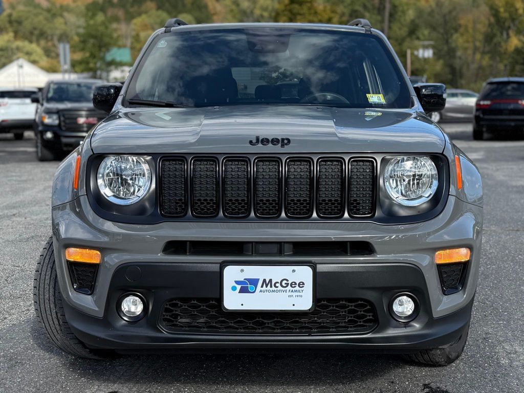 2022 Jeep Renegade Latitude photo 2