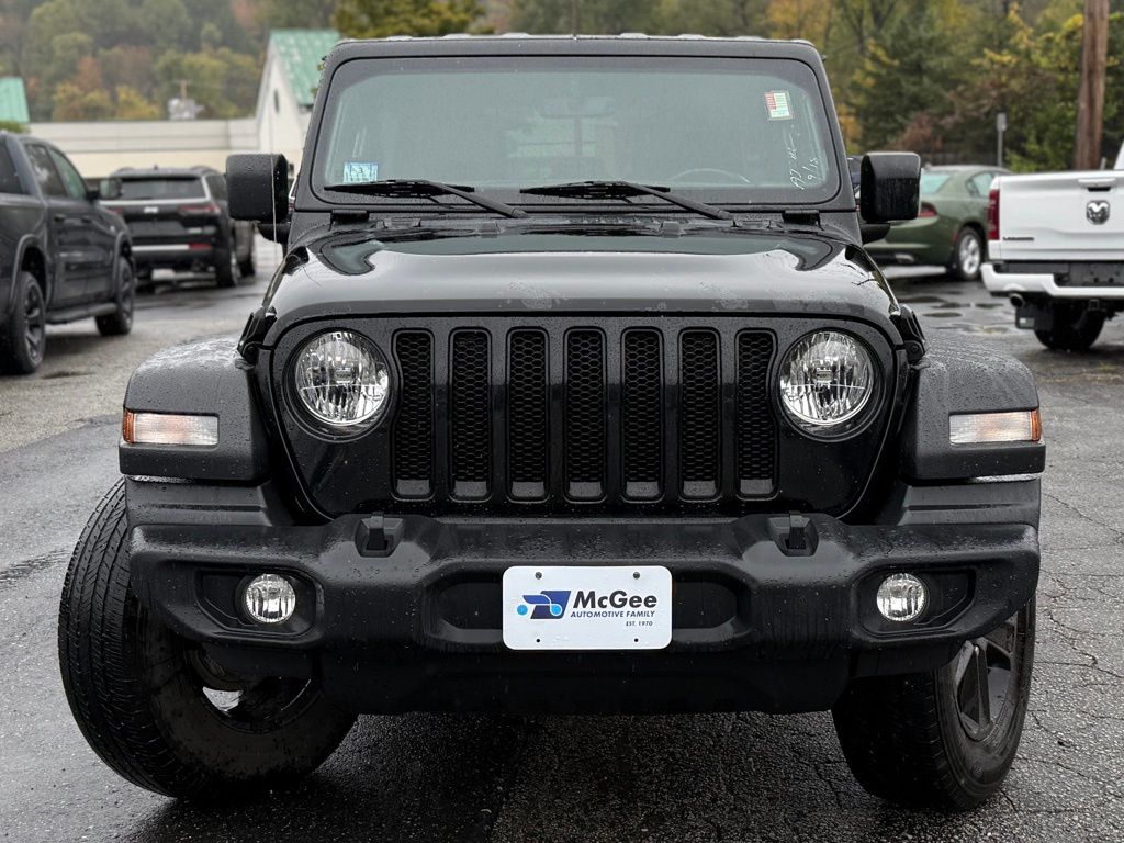 2022 Jeep Wrangler Unlimited Sport Altitude photo 2