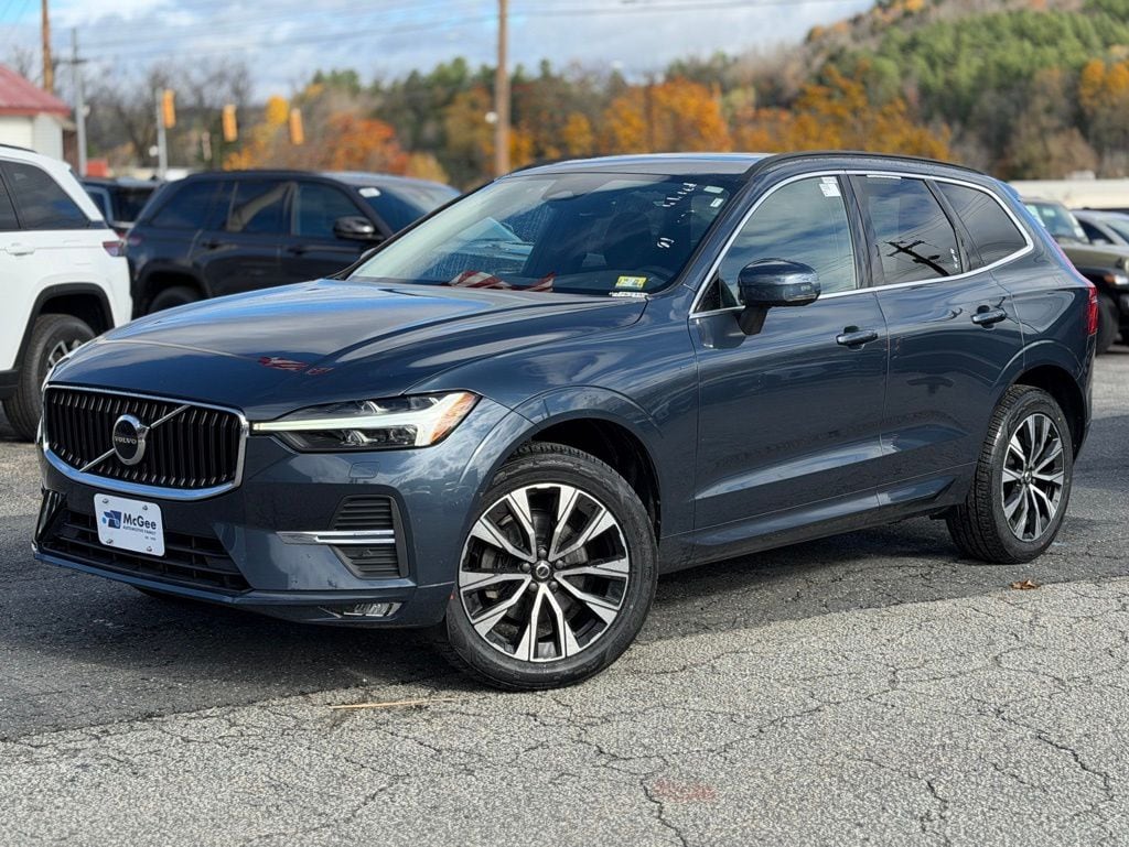 2023 Volvo XC60 Core's photo