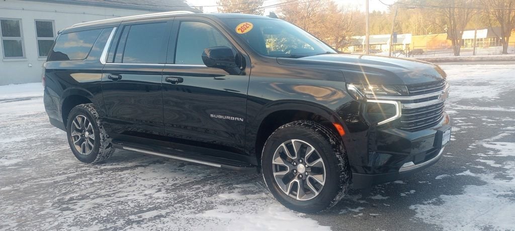 2021 Chevrolet Suburban LT's photo
