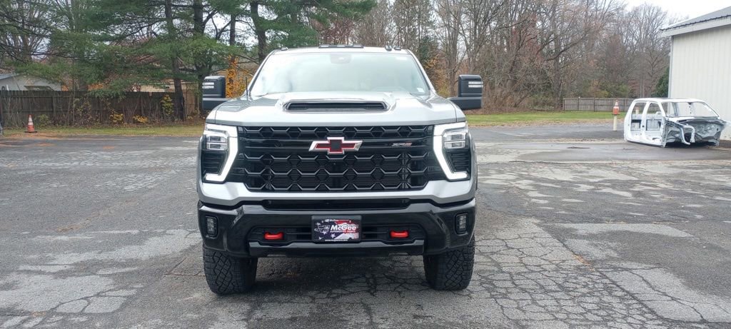 2024 Chevrolet Silverado 2500HD ZR2 photo 2