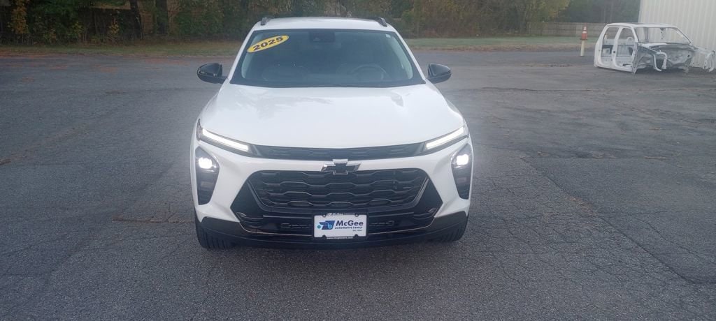 Used 2025 Chevrolet Trax Activ SUV