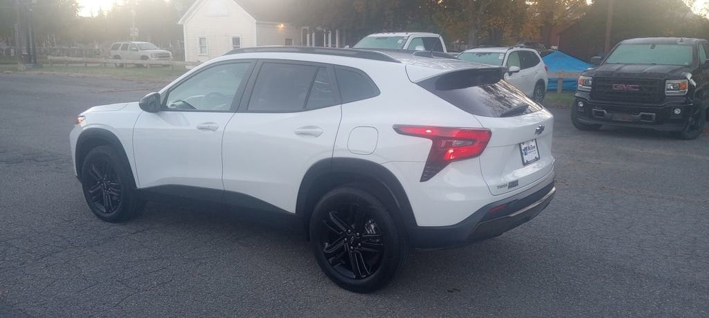 Used 2025 Chevrolet Trax Activ SUV