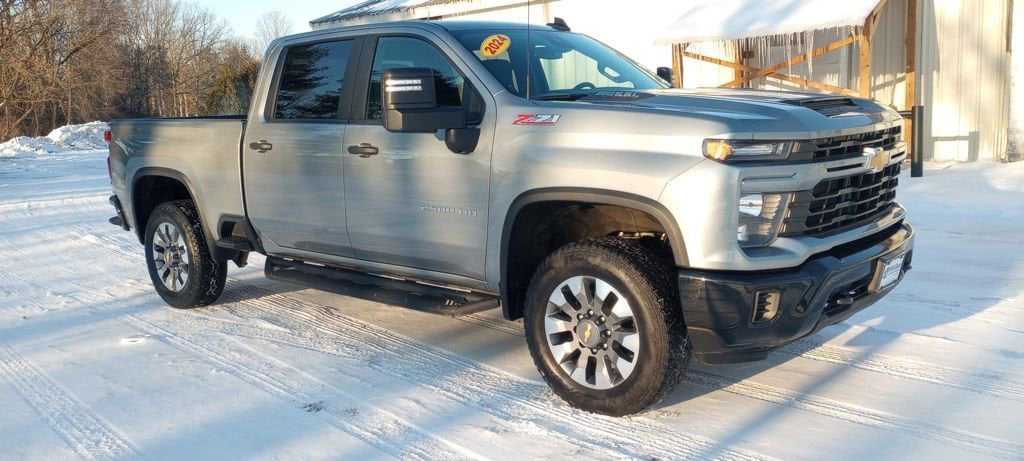 2024 Chevrolet Silverado 2500HD Custom's photo