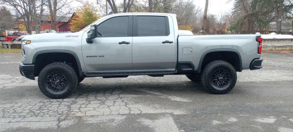 2024 Chevrolet Silverado 2500HD ZR2 photo 4