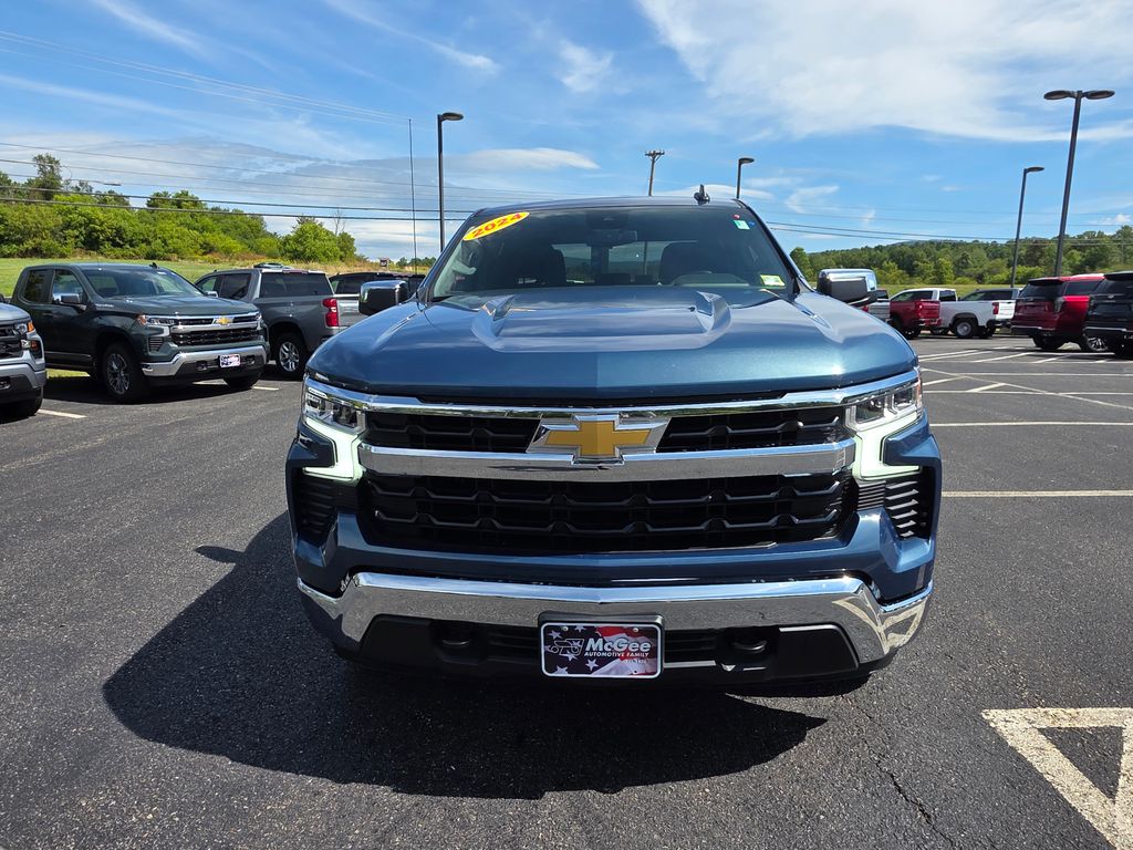 2024 Chevrolet Silverado 1500 LT photo 2