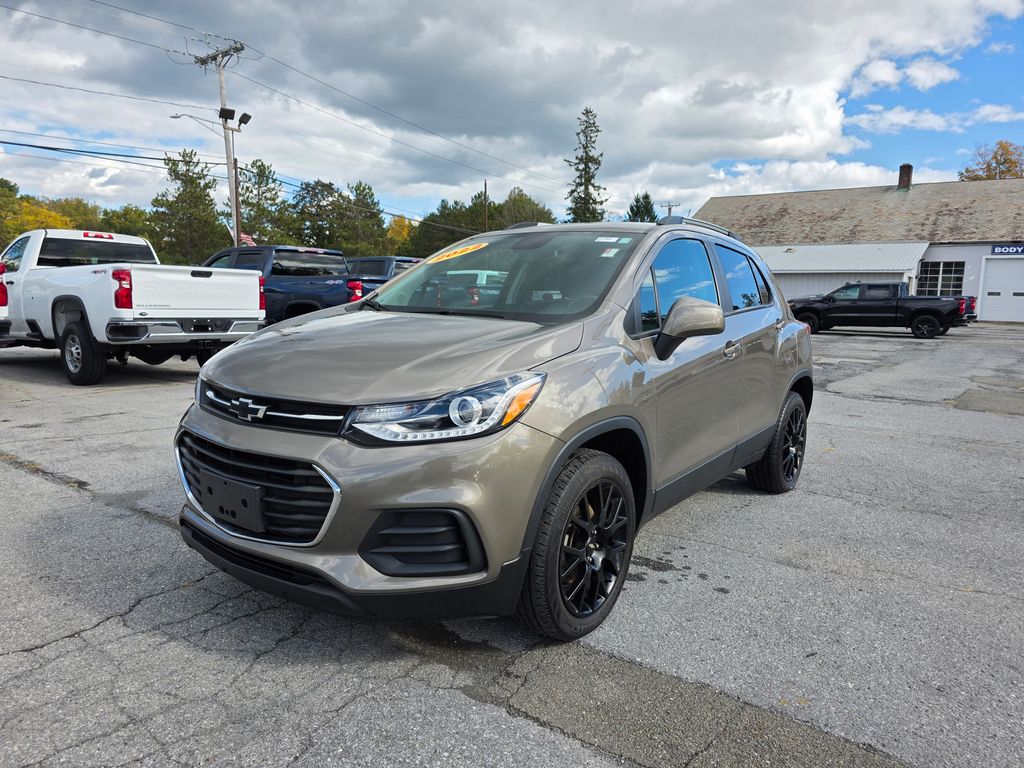 2022 Chevrolet Trax LT photo 2