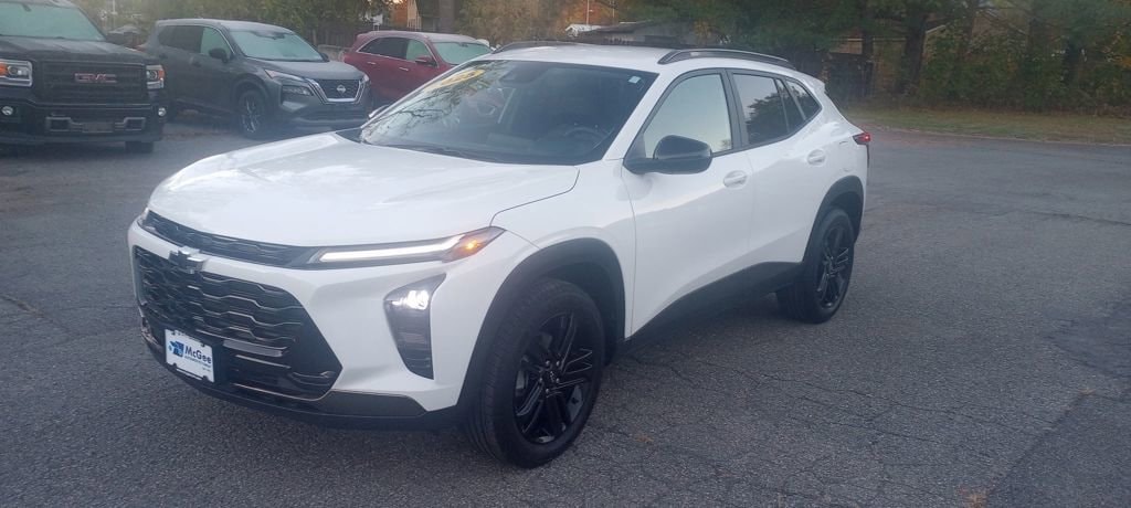 Used 2025 Chevrolet Trax Activ SUV