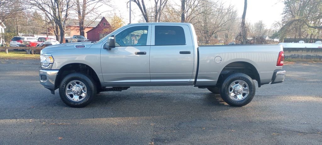 2024 Ram 2500 Tradesman photo 4