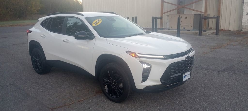 Used 2025 Chevrolet Trax Activ SUV