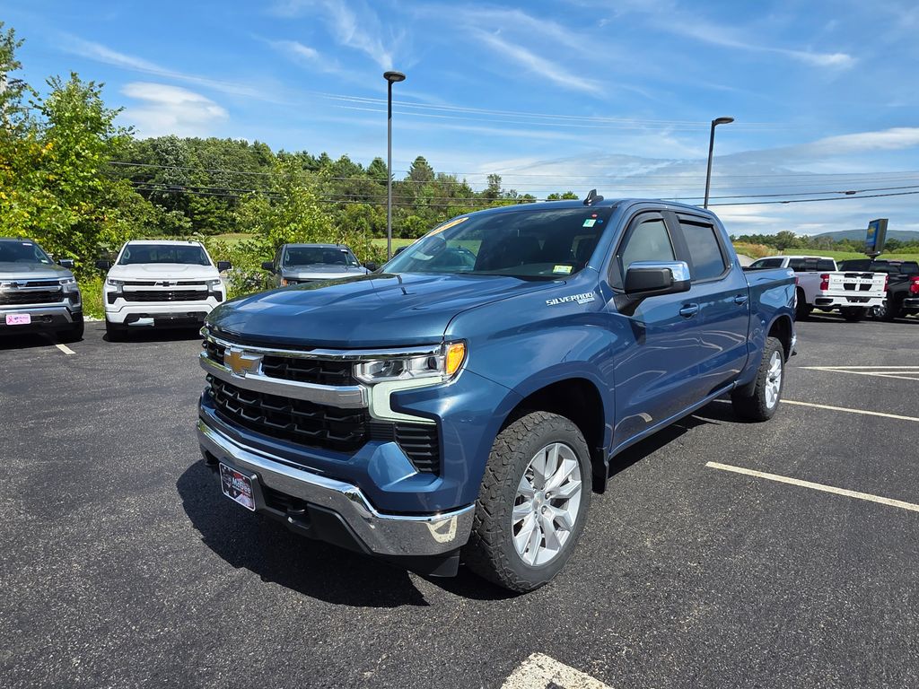 2024 Chevrolet Silverado 1500 LT photo 3