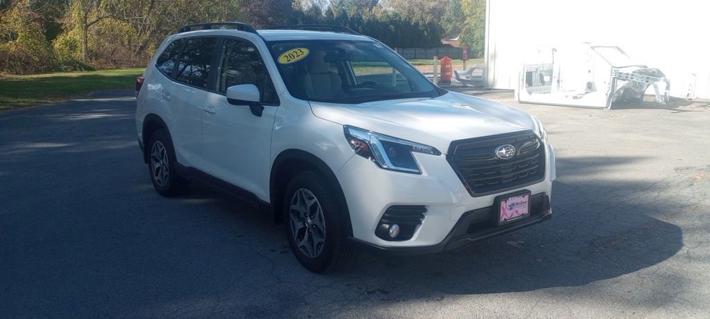 2023 Subaru Forester Premium's photo