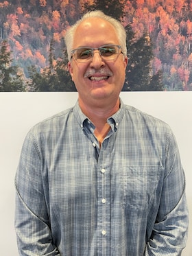 Staff member David B. from ID_14b08601c3a0