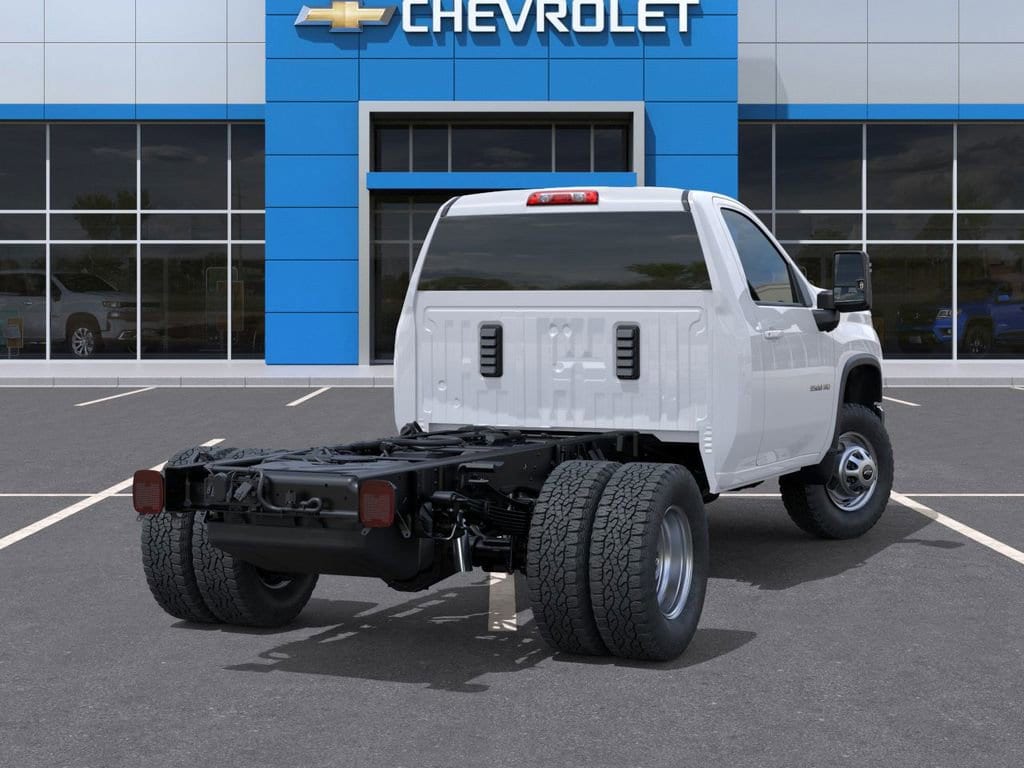 New 2025 Chevrolet Silverado 3500 HD Chassis Cab Work Truck Truck
