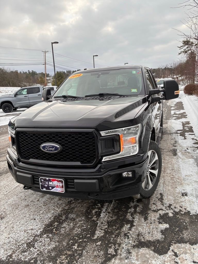 2019 Ford F-150 XL's photo