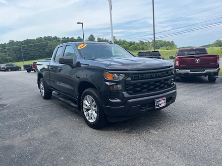 2022 Chevrolet Silverado 1500 Custom Truck