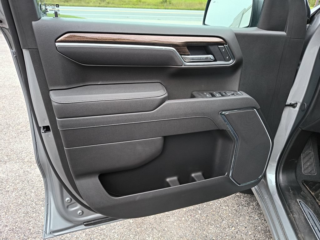 2025 Chevrolet Silverado 1500 LT - Photo 21