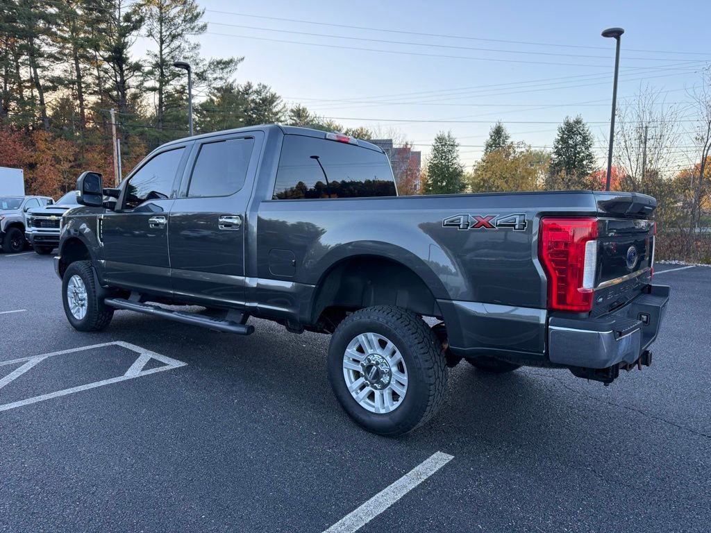 2017 Ford F-250 Lariat photo 2