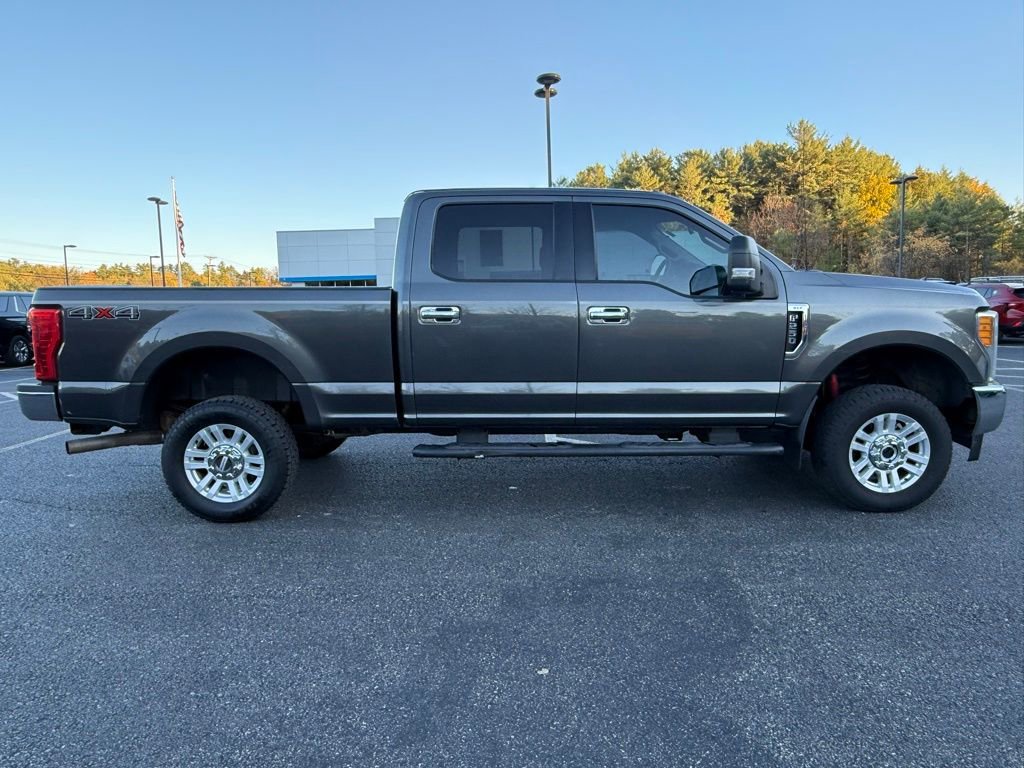 2017 Ford F-250 Lariat photo 4