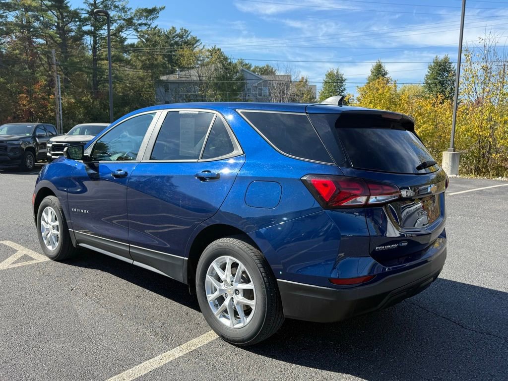 2022 Chevrolet Equinox LS photo 2